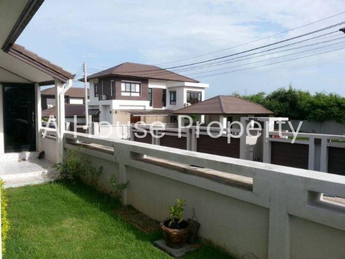 picture Large second-hand detached house for sale in The Valley Village, Sriracha, Chonburi - 4/11