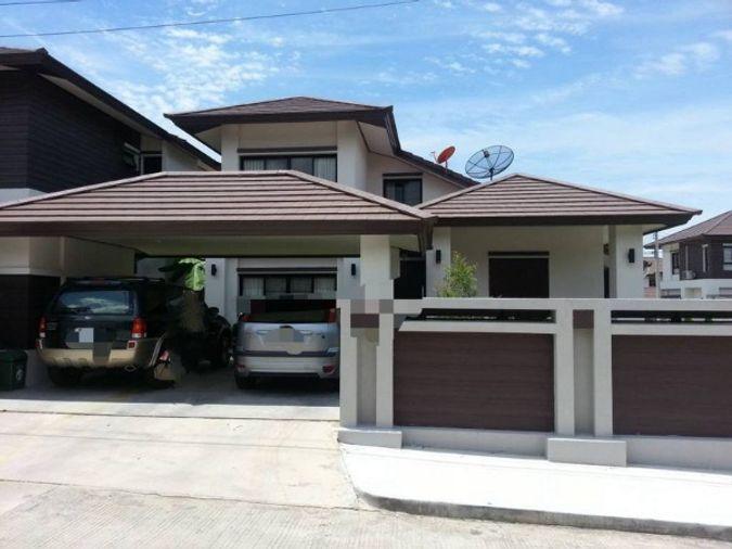 picture Large second-hand detached house for sale in The Valley Village, Sriracha, Chonburi - 1/11