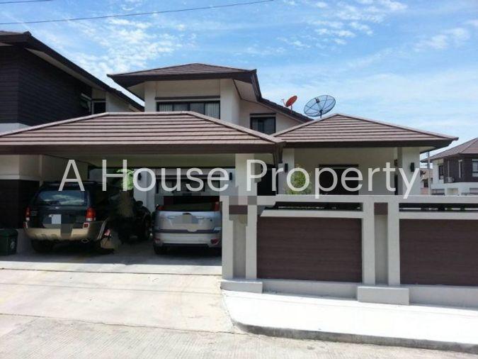 picture Large second-hand detached house for sale in The Valley Village, Sriracha, Chonburi - 1/11