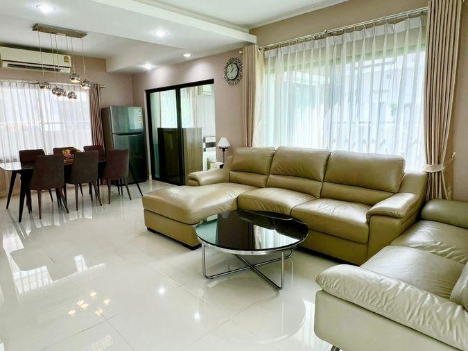 รูป 🏡บ้านเดี่ยวให้เช่า✨มัณฑนา บางนา กม.7 แต่งครบสวยพร้อมอยู่ (4 ห้องนอน 3 ห้องน้ำ) เพียง 70,000/เดือน ▫️Line: @sanhaproperty📲092-6242892 รหัส SHW056 - รูปที่ 2/14