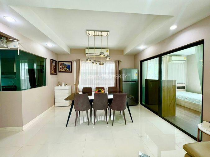 รูป 🏡บ้านเดี่ยวให้เช่า✨มัณฑนา บางนา กม.7 แต่งครบสวยพร้อมอยู่ (4 ห้องนอน 3 ห้องน้ำ) เพียง 70,000/เดือน ▫️Line: @sanhaproperty📲092-6242892 รหัส SHW056 - รูปที่ 3/14