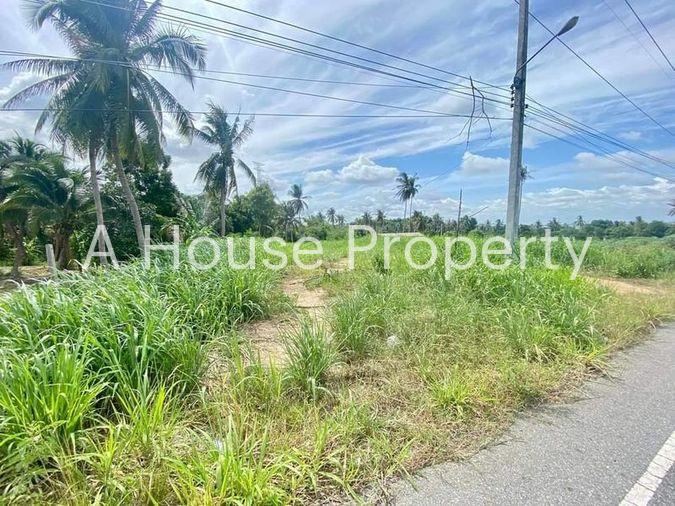 picture Beautiful plot of vacant land for sale in Nong Kham, Khao Tabaek, Sriracha, Chonburi. - 1/6