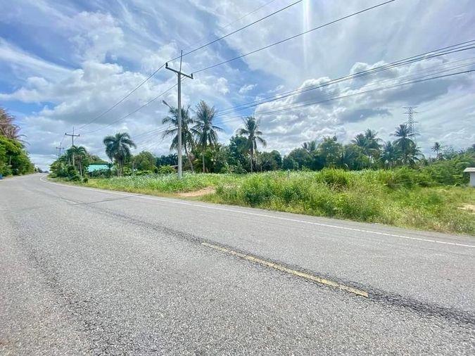 picture Beautiful plot of vacant land for sale in Nong Kham, Khao Tabaek, Sriracha, Chonburi. - 3/6