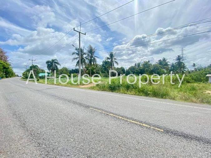 picture Beautiful plot of vacant land for sale in Nong Kham, Khao Tabaek, Sriracha, Chonburi. - 3/6