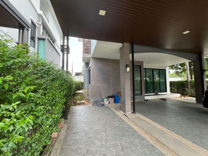 รูป ขายบ้านแฝด 3 ชั้น ศุภาลัย เอสเซ้นส์ ลาดพร้าว | บ้านสวยหลังใหญ่ พื้นที่ใช้สอยกว่า 330 ตร.ม. ตกแต่งพรีเมียมทั้งหลัง ทำเลศักยภาพ ใจกลางลาดพร้าว - รูปที่ 3/24