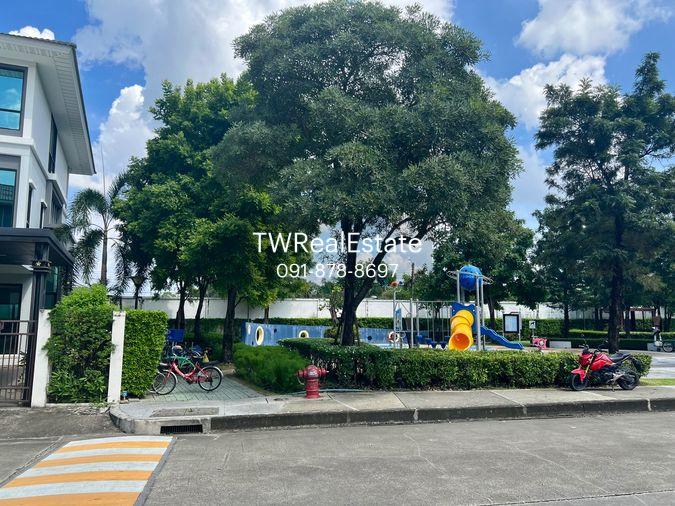 รูป ขายบ้านแฝด 3 ชั้น ศุภาลัย เอสเซ้นส์ ลาดพร้าว | บ้านสวยหลังใหญ่ พื้นที่ใช้สอยกว่า 330 ตร.ม. ตกแต่งพรีเมียมทั้งหลัง ทำเลศักยภาพ ใจกลางลาดพร้าว - รูปที่ 24/24