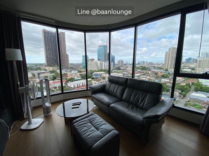picture Corner unit with a view, curved windows, and privacy at IDEO Q Sukhumvit 36. - 2/11
