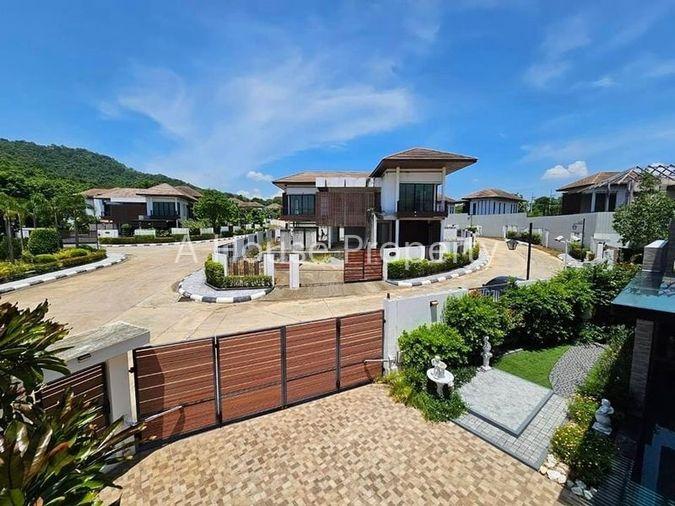 รูป ขายบ้านสวย สไตล์ Modern Tropical หมู่บ้านนคราทรัพย์ ใกล้อ่างเก็บน้ำบางพระ - รูปที่ 1/19