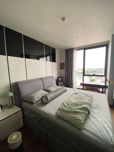 picture Corner unit with a view, curved windows, and privacy at IDEO Q Sukhumvit 36. - 3/11