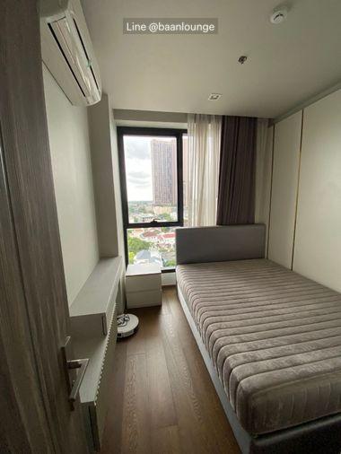 picture Corner unit with a view, curved windows, and privacy at IDEO Q Sukhumvit 36. - 5/11