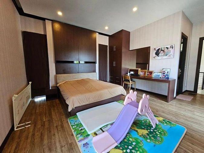 รูป ขายบ้านสวย สไตล์ Modern Tropical หมู่บ้านนคราทรัพย์ ใกล้อ่างเก็บน้ำบางพระ  - รูปที่ 9/19
