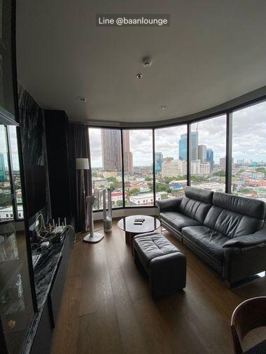 picture Corner unit with a view, curved windows, and privacy at IDEO Q Sukhumvit 36. - 1/11