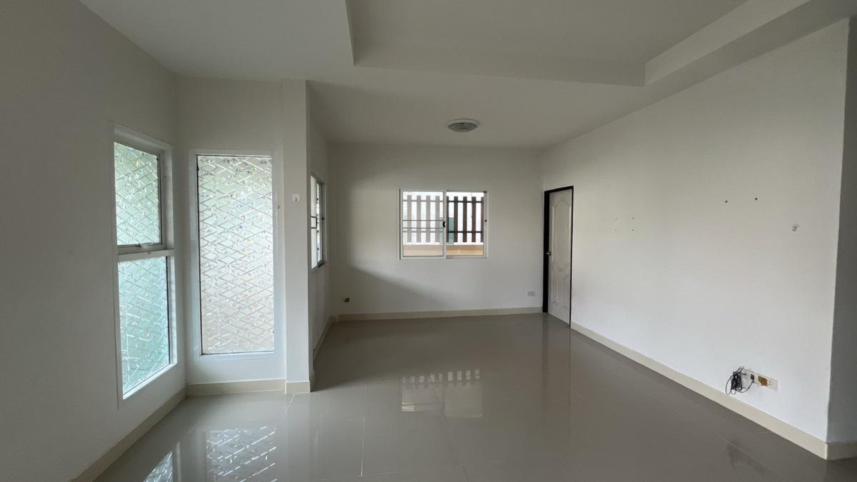 รูป CIMB 0583 : หมู่บ้านทวีทรัพย์ ชลบุรี - รูปที่ 6/12