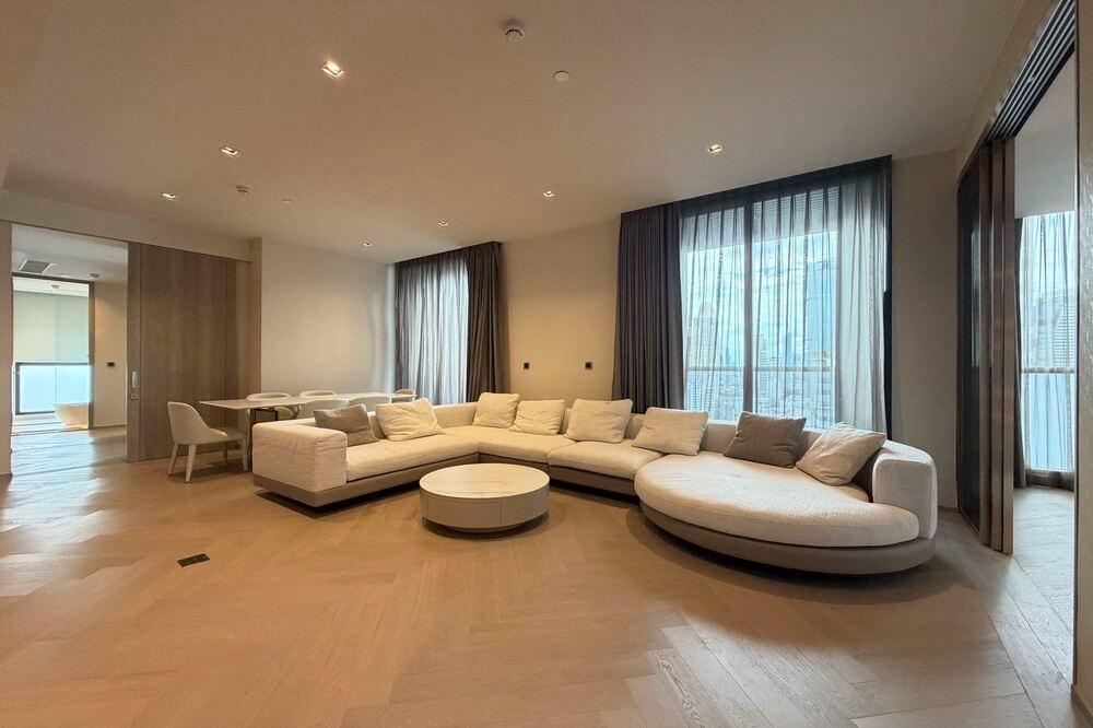 รูป ขาย- เช่า ! คอนโด Luxury ทำเลใจกลางสาทร, ชั้นสูง22+ ตกแต่งโมเดิร์น, มีอ่างอาบน้ำ! Code C20251000074.....The Reserve Sathorn, 4 นอน, 4 น้ำ, ราคาพิเศษ! - รูปที่ 4/7
