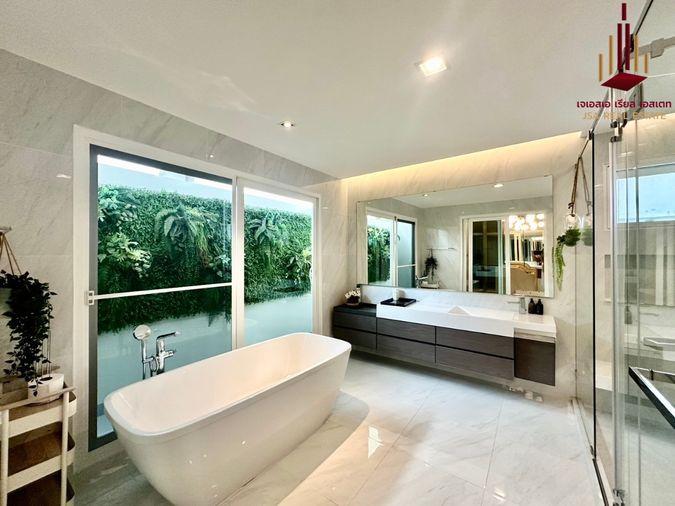 picture ✨ For Rent: Mantana 2 Bangna Km.7 ✨    💰 Only 195,000 THB/month - 10/10