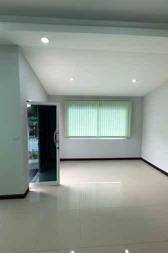 รูป 6 ห้องนอนส่วนตัวมีห้องน้ำในตัว ที่จอดรถ 10 คัน บ้าน บางนา-ตราด - รูปที่ 12/24