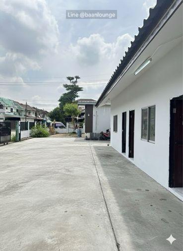 รูป 6 ห้องนอนส่วนตัวมีห้องน้ำในตัว ที่จอดรถ 10 คัน บ้าน บางนา-ตราด - รูปที่ 18/24