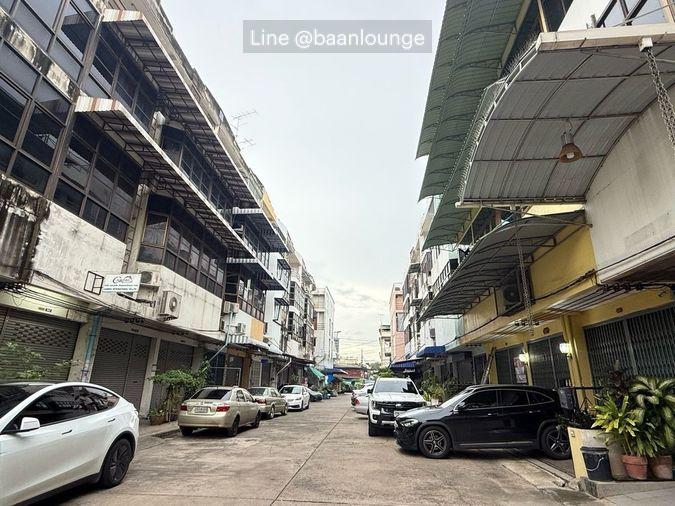 รูป เนื้อที่ใช้สอยเยอะ จอดรถในตึกได้ 6 คัน ใกล้ สะพานซังฮี้ ตึกแถว อาคารพาณิชย์ ถนนราชวิถี - รูปที่ 51/51