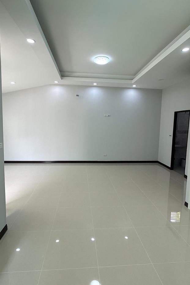 รูป 6 ห้องนอนส่วนตัวมีห้องน้ำในตัว ที่จอดรถ 10 คัน บ้าน บางนา-ตราด - รูปที่ 13/24