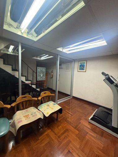 รูป เนื้อที่ใช้สอยเยอะ จอดรถในตึกได้ 6 คัน ใกล้ สะพานซังฮี้ ตึกแถว อาคารพาณิชย์ ถนนราชวิถี - รูปที่ 17/51