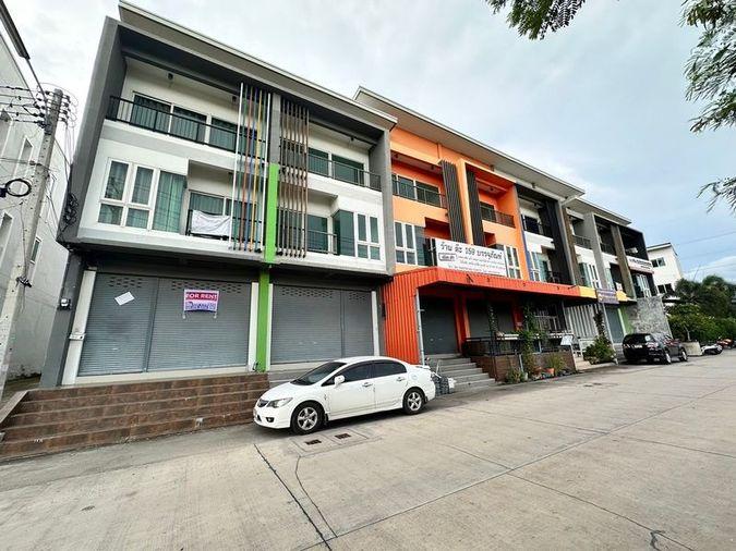picture Commercial building for rent, 3 floors, modern style, Suan Suea-Surasak, Sriracha, Chonburi - 3/7
