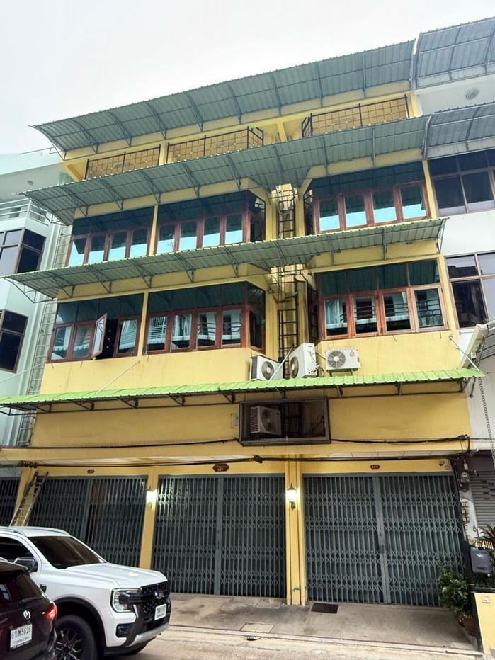 รูป เนื้อที่ใช้สอยเยอะ จอดรถในตึกได้ 6 คัน ใกล้ สะพานซังฮี้ ตึกแถว อาคารพาณิชย์ ถนนราชวิถี - รูปที่ 1/51