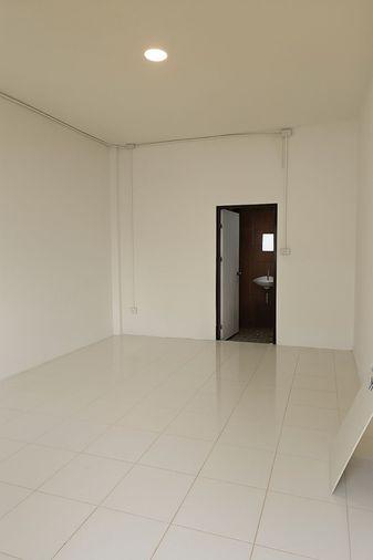 รูป 6 ห้องนอนส่วนตัวมีห้องน้ำในตัว ที่จอดรถ 10 คัน บ้าน บางนา-ตราด - รูปที่ 21/24