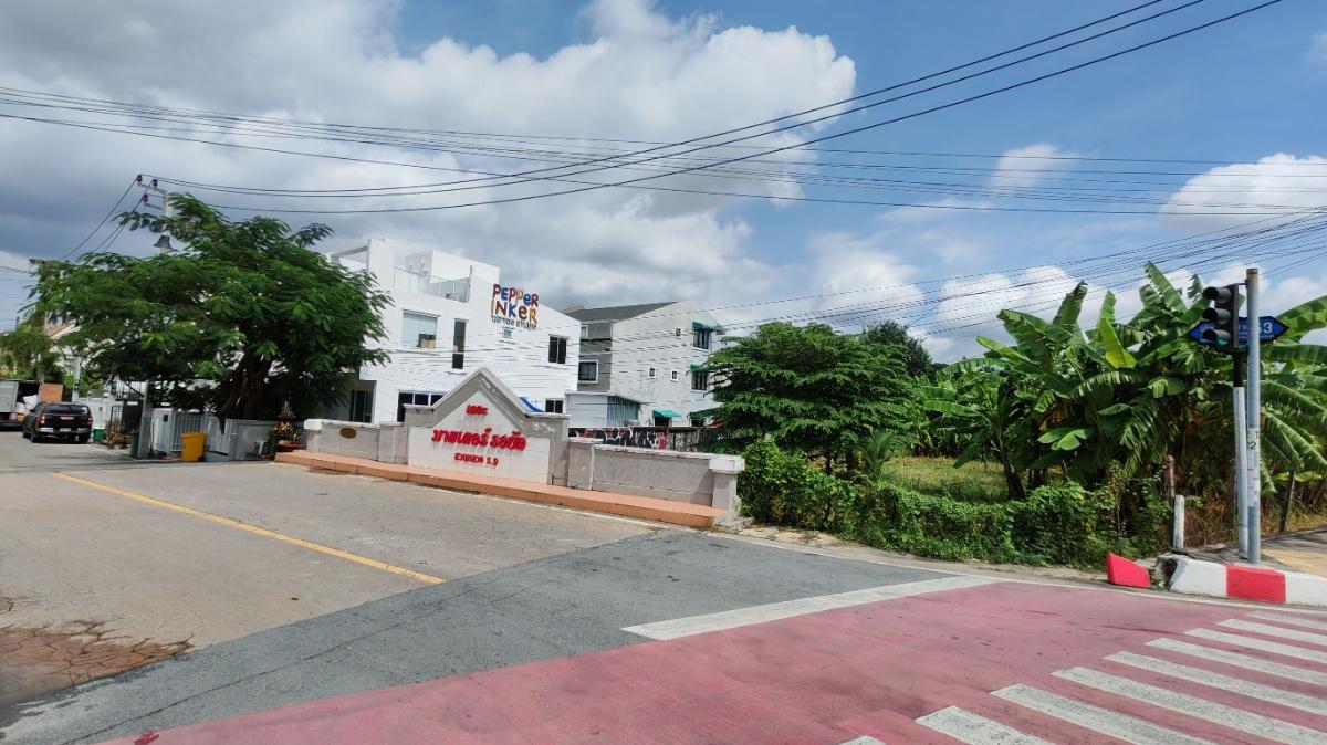 รูป 🏡 ขายที่ดินพร้อมถนนส่วนตัว หน้ากว้าง 8–10 เมตร‼️ ทำเลทองเฉลิมพระเกียรติ ร.9 ซ.53 ใกล้พัฒนาการ เพียง 100 ม. จากถนนใหญ่ - รูปที่ 2/8