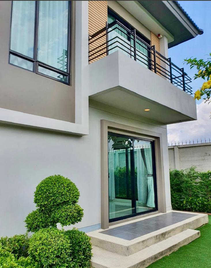 รูป ให้เช่า บ้านเดี่ยว ไลฟ์ บางกอก บลูเลอวาร์ด รามอินทรา 65 | แปลงหน้าสวน ใกล้รถไฟฟ้าสายสีชมพู วัชรพล - คู้บอน | พร้อมอยู่ - รูปที่ 25/30