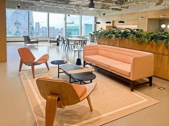 picture Flexible office space at Vanich Place Ari on Phahonyothin, featuring a premium office interior or customizable office design to suit your preferences. - 16/16