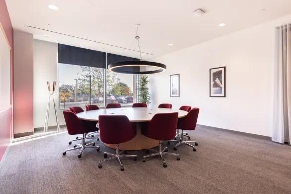 picture Flexible office space at Vanich Place Ari on Phahonyothin, featuring a premium office interior or customizable office design to suit your preferences. - 1/16