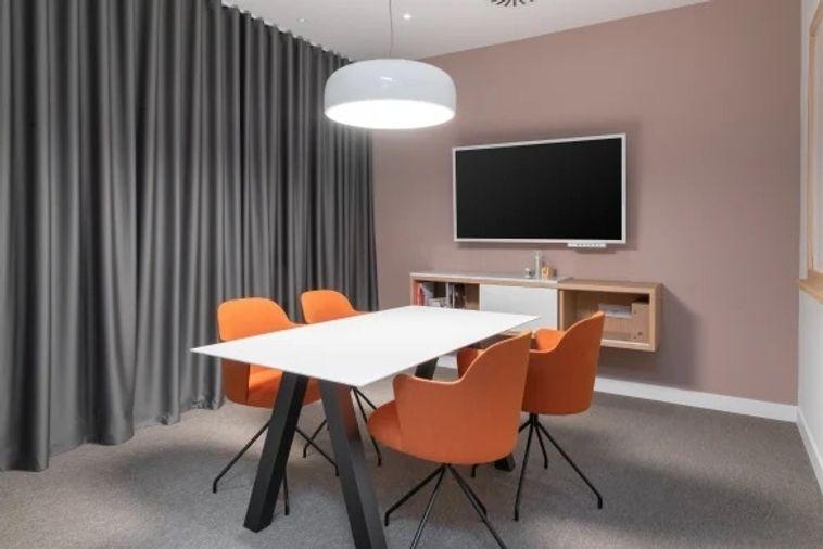 picture Flexible office space at Vanich Place Ari on Phahonyothin, featuring a premium office interior or customizable office design to suit your preferences. - 10/16
