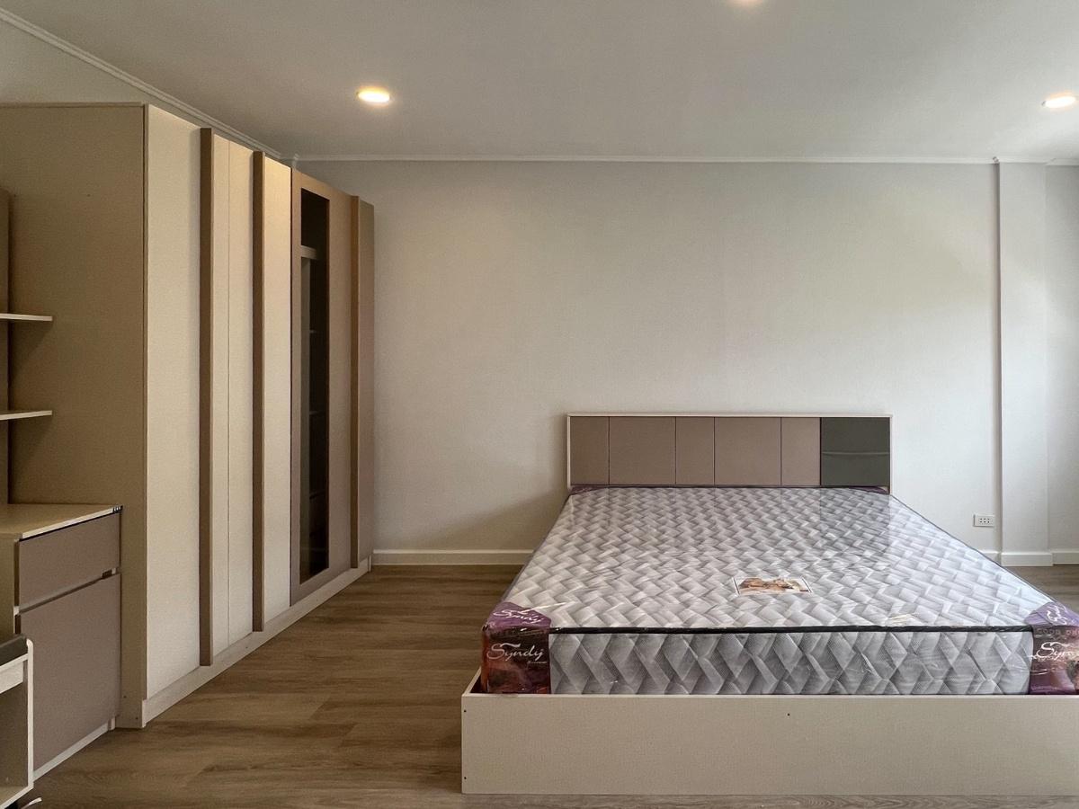 picture Newly renovated! 5bed 4bath 260sqm. 2parking. Line id: @pfagent - 11/16