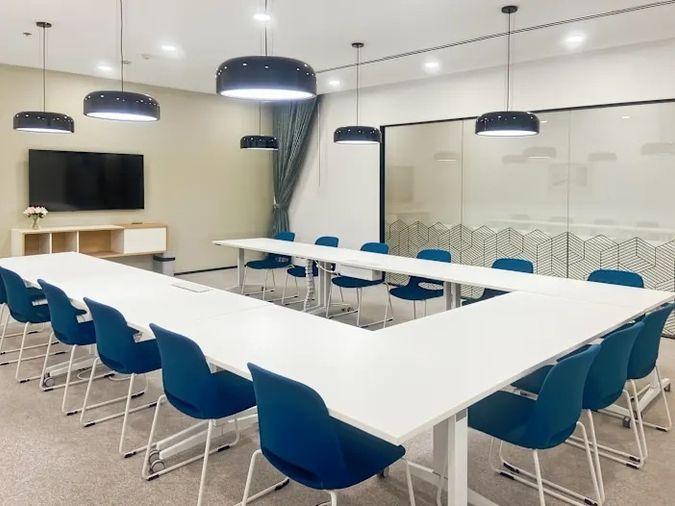 picture Flexible office space at Vanich Place Ari on Phahonyothin, featuring a premium office interior or customizable office design to suit your preferences. - 1/16
