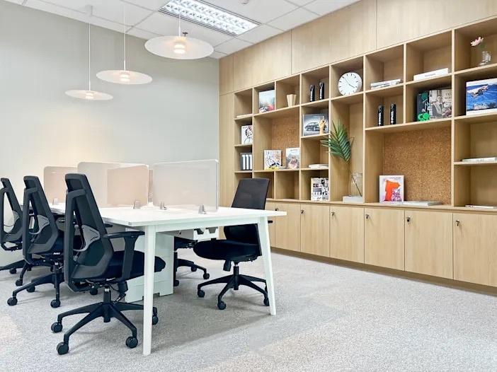 picture Flexible office space at Vanich Place Ari on Phahonyothin, featuring a premium office interior or customizable office design to suit your preferences. - 14/16