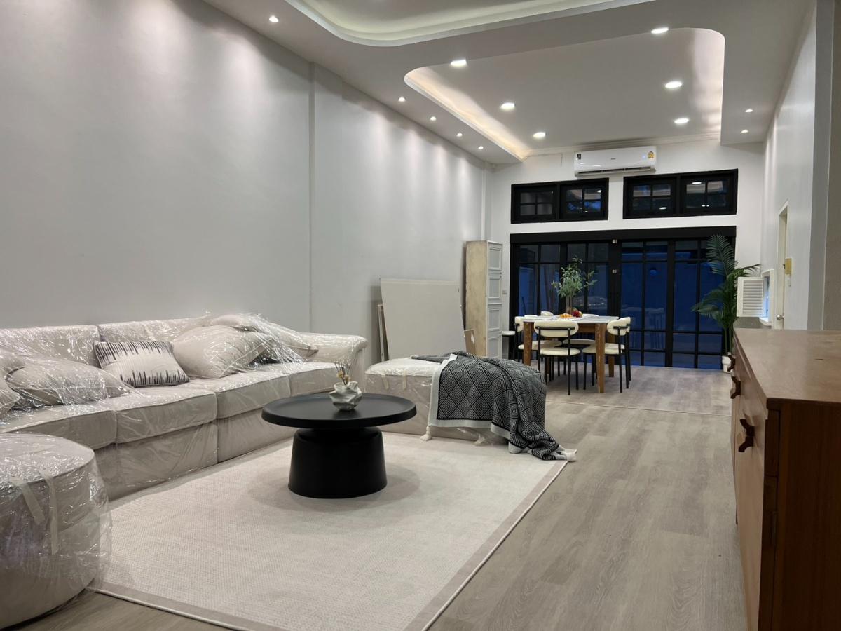 picture Newly renovated! 5bed 4bath 260sqm. 2parking. Line id: @pfagent - 2/16