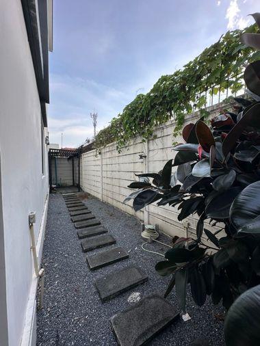 picture 3 storeys, corner unit with side garden Townhouse in Town Avenue Time Tha Kham 16, Samae Dam, Bang Khun Thian - 2/18
