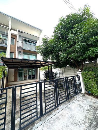 picture 3 storeys, corner unit with side garden Townhouse in Town Avenue Time Tha Kham 16, Samae Dam, Bang Khun Thian - 1/18
