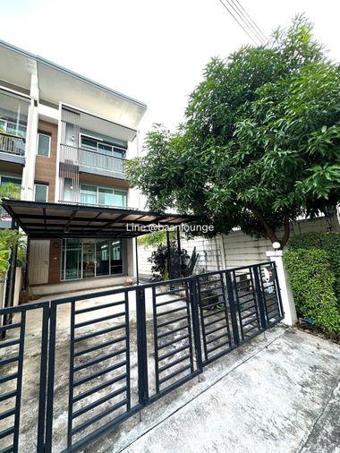 picture 3 storeys, corner unit with side garden Townhouse in Town Avenue Time Tha Kham 16, Samae Dam, Bang Khun Thian - 1/18