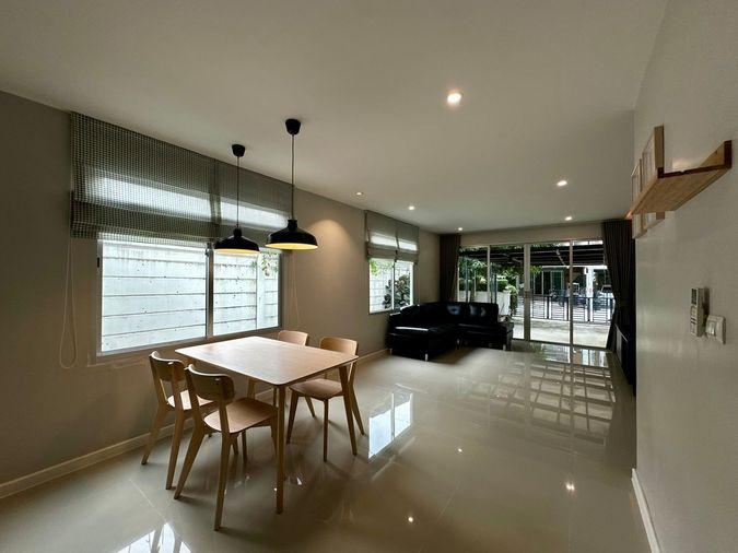 picture 3 storeys, corner unit with side garden Townhouse in Town Avenue Time Tha Kham 16, Samae Dam, Bang Khun Thian - 5/18