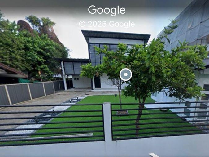 รูป ให้เช่าบ้านเดี่ยว 2 ชั้น พื้นที่ใช้สอยขนาดใหญ่ ซอยรามอินทรา 42 | เหมาะสำหรับออฟฟิศ โชว์รูม หรือพักอาศัย | ใกล้รถไฟฟ้าสายสีชมพู - รูปที่ 1/19