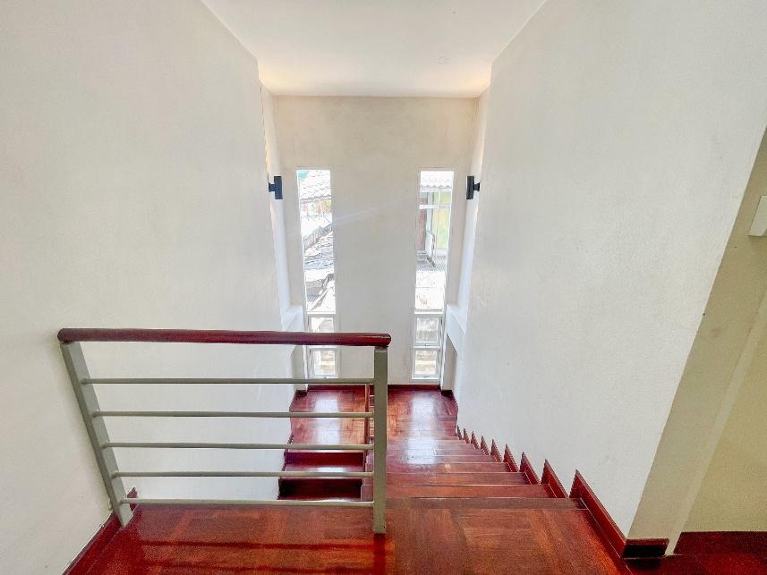 รูป ให้เช่าบ้านเดี่ยว 2 ชั้น พื้นที่ใช้สอยขนาดใหญ่ ซอยรามอินทรา 42 | เหมาะสำหรับออฟฟิศ โชว์รูม หรือพักอาศัย | ใกล้รถไฟฟ้าสายสีชมพู - รูปที่ 11/19