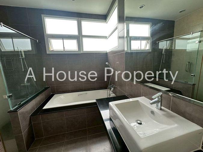 picture 2-storey detached house for rent in a community area, The Boulevard Sriracha, Chonburi project - 15/18