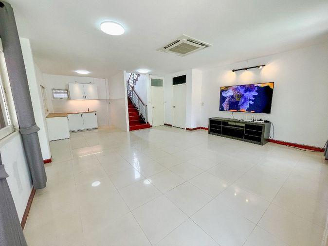 รูป ให้เช่าบ้านเดี่ยว 2 ชั้น พื้นที่ใช้สอยขนาดใหญ่ ซอยรามอินทรา 42 | เหมาะสำหรับออฟฟิศ โชว์รูม หรือพักอาศัย | ใกล้รถไฟฟ้าสายสีชมพู - รูปที่ 3/19