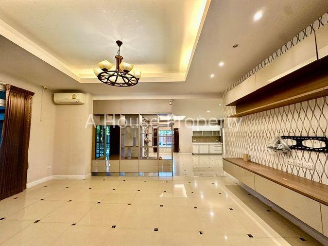 picture Large luxury house for rent, The Boulevard Sriracha, Chonburi project - 2/18