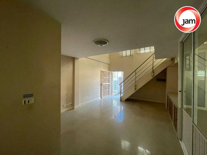 รูป AI 0103 : หมู่บ้านเมอริท เพลส ลาดพร้าว - รูปที่ 10/31