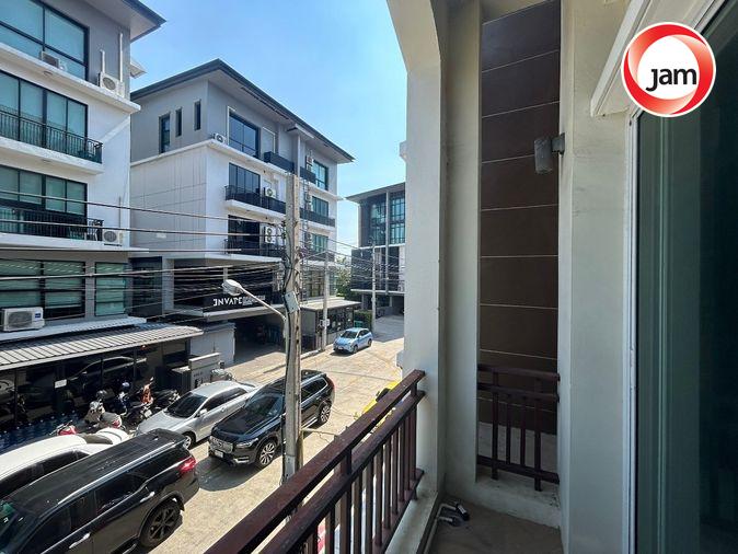 รูป BB 8686 : พรีเมี่ยมเพลส (เอกมัย-รามอินทรา 2) - รูปที่ 31/67