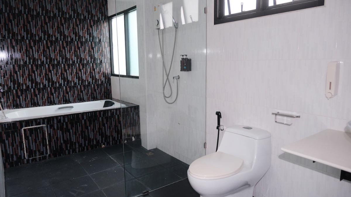 picture Modern 2-Story Pool Villa in Udom Suk 42 (Pet-Friendly) - 23/35