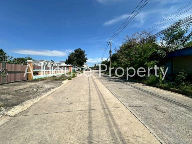 picture Cheap dormitory for sale near Laem Chabang Industrial Estate, Sriracha, Chonburi - 11/18