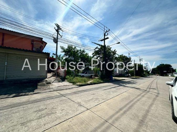picture Cheap dormitory for sale near Laem Chabang Industrial Estate, Sriracha, Chonburi - 12/18